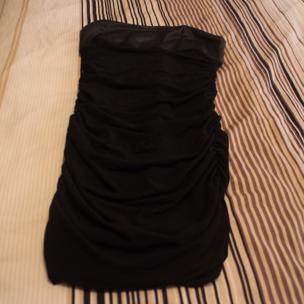 ME N U Girl's Black Sleeveless Ruffled Detailed Dr
